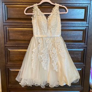 Jr girl special occasion dress, ivory, size small